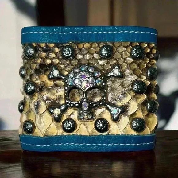 Custom python skull western inspired cuff - Picture 1 of 3